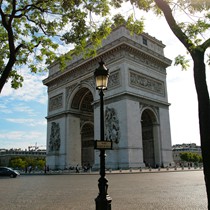 Paris | Arc de Triomphe | seitlicher Blick