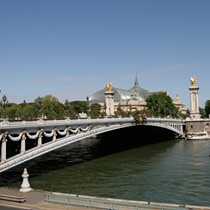 Paris | Pont Alexandre | Blick über die Seine in Richtung Grand Palais