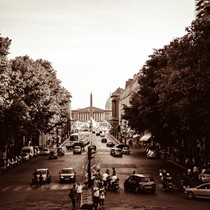 Paris | Blick auf die Place de la Concorde über die Rue Royale von den Stufen der La Madeleine aus