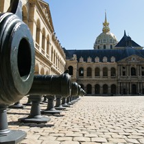 Paris | Hôtel des Invalides | Ehrenhof mit Kanonen