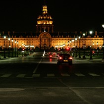 Paris | Pont Alexandre | Nächtlicher Blick von der Brücke in Richtung Hôtel des Invalides